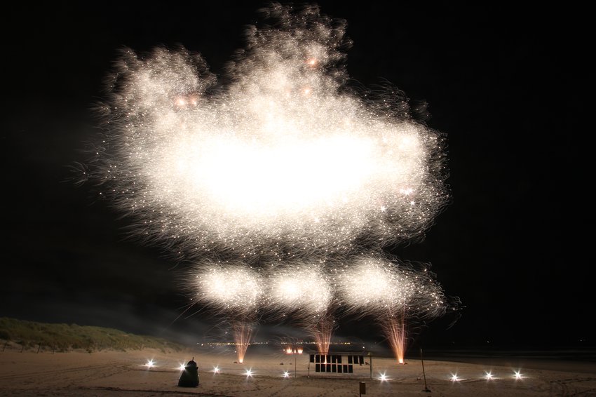 Buitenvuurwerk (5)voor gele vlak.jpg